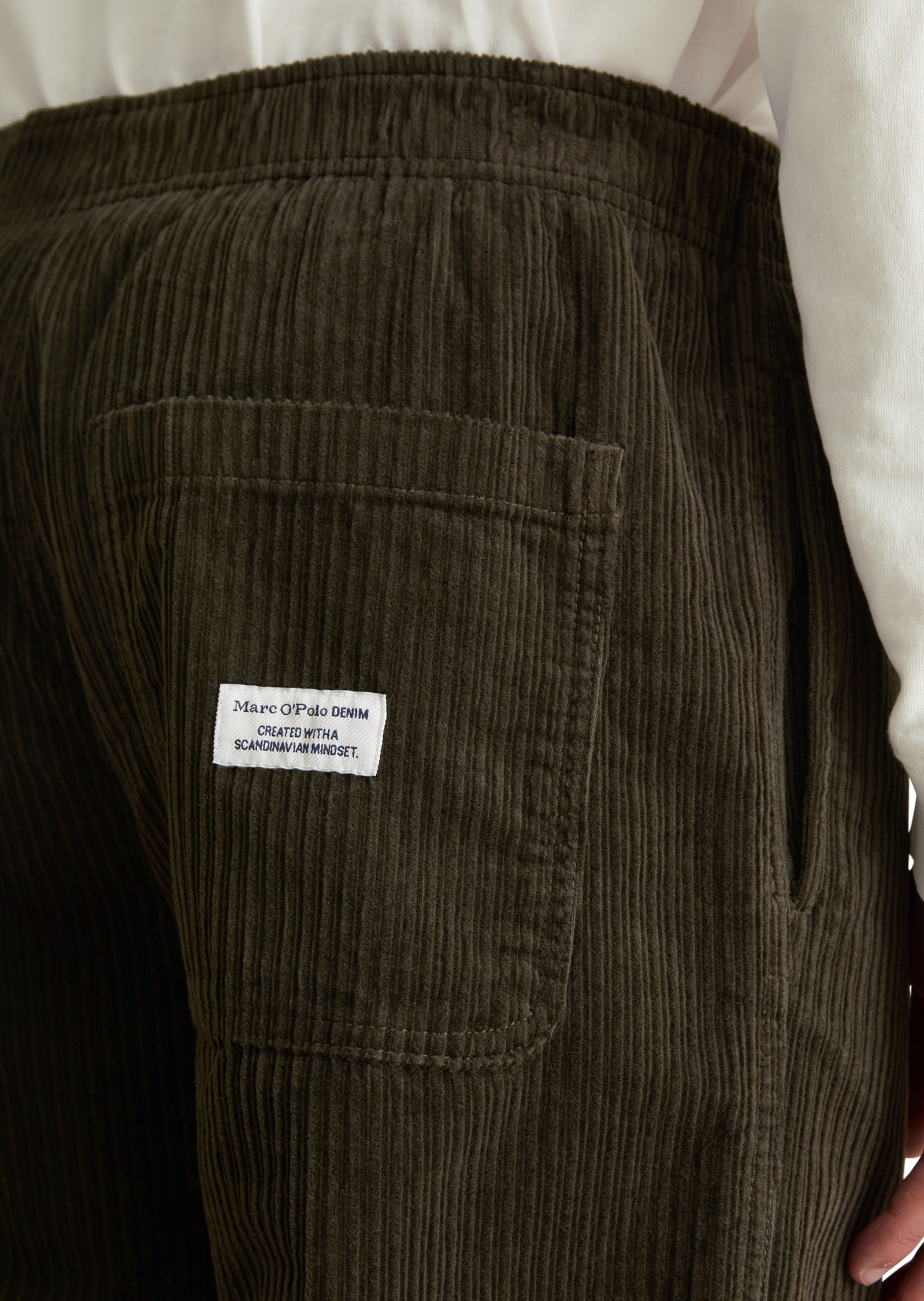 Marc O'Polo DENIM Cordhose  normale Bundhöhe, Tapered Fit, Elastischer Bund