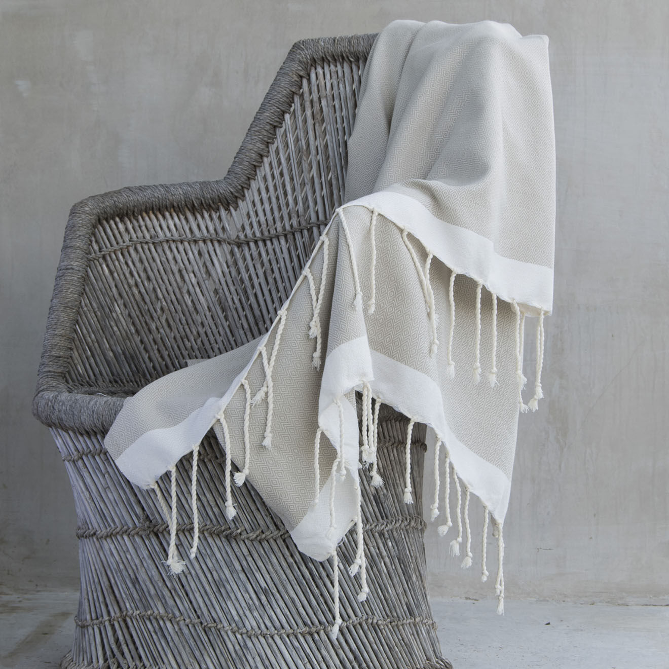 Febronie Plaid  100% Coton 275 g/m² Losange Courchevel taupe clair/blanc