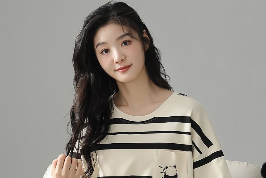 Jeony - Pyjamaset: gestreept T-shirt met korte mouwen + effen shorts
