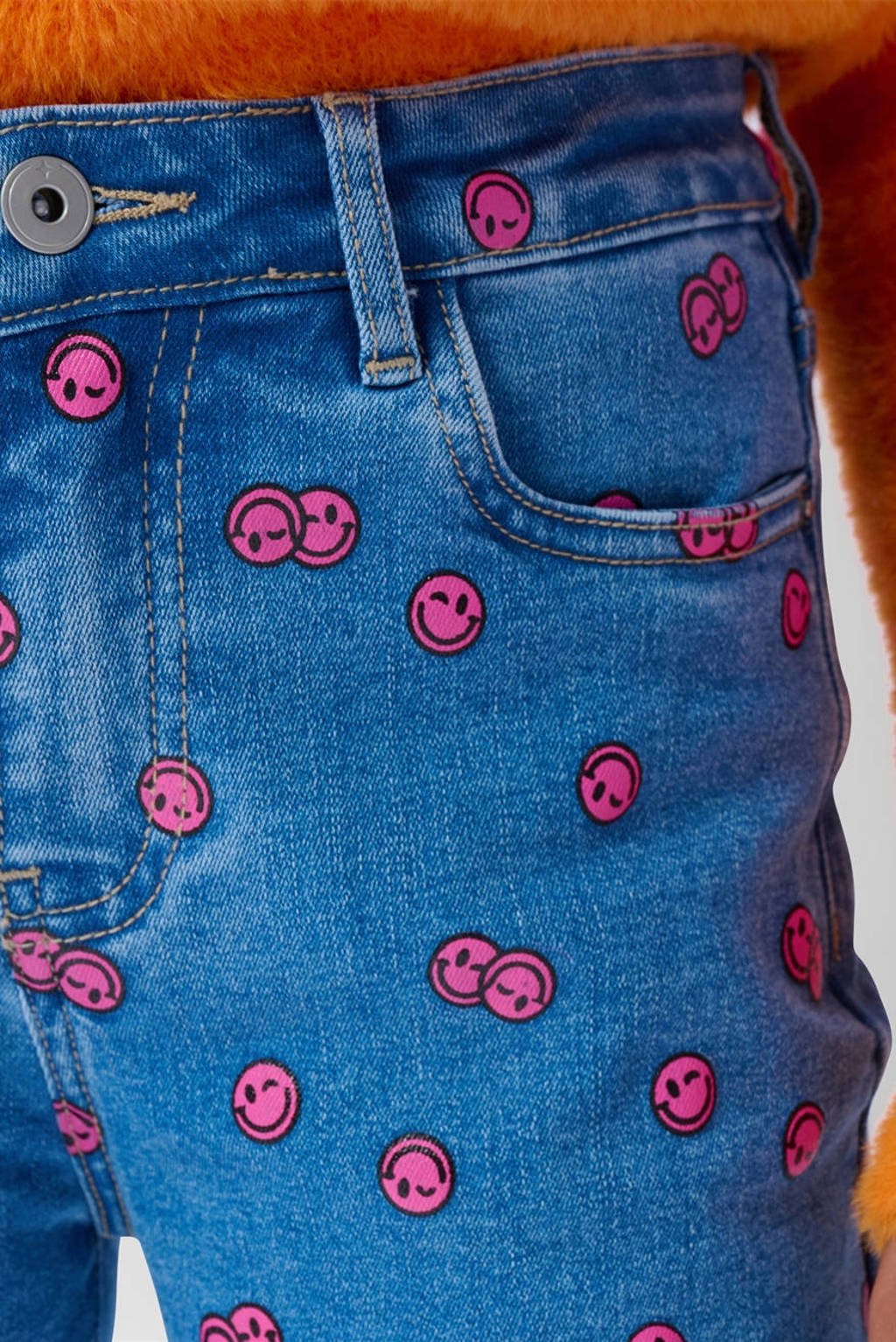 Shoeby high waist straight leg jeans met all over print blauw/roze