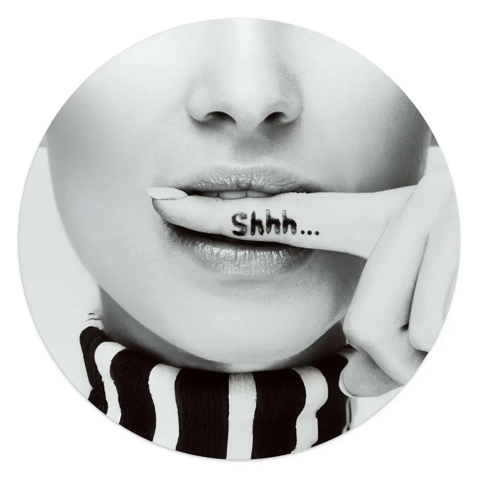 Glasschilderij Shhh.. - Ø 50cm - Zwart-Wit