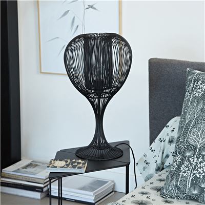 Lampe à poser en métal filaire