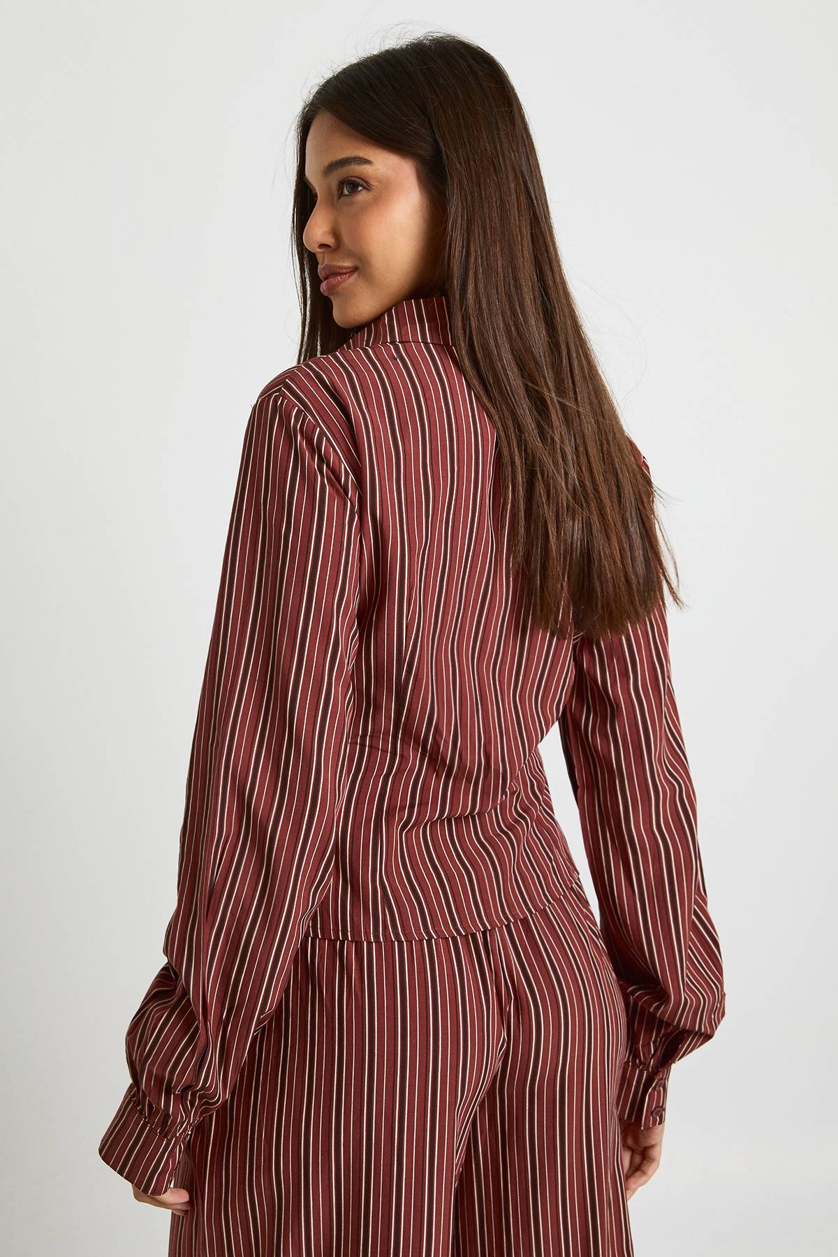 boohoo Chemise ajustée rayée
