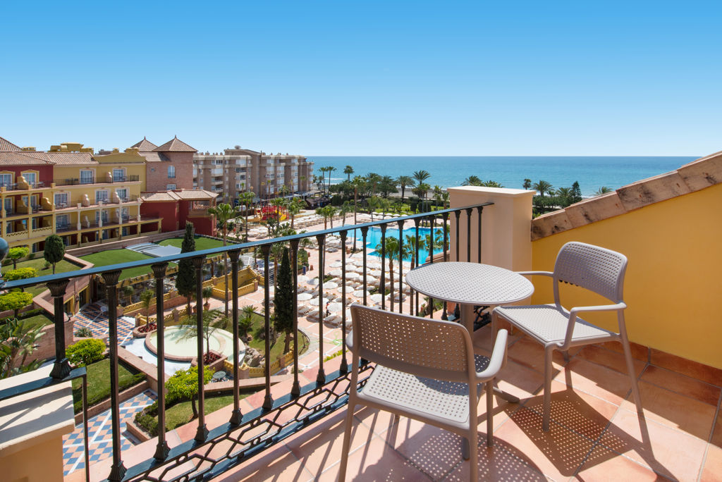 Iberostar Waves Malaga Playa Logies en ontbijt - Aparthotel