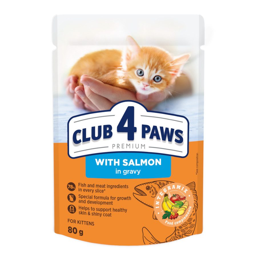 Ração úmida premium para gatinhos CLUB 4 PAWS com salmão ao molho.