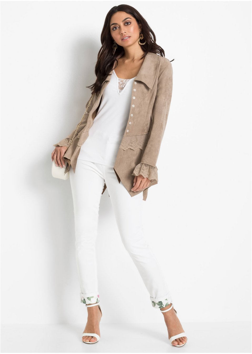 Veste originale à empiècements dentelle