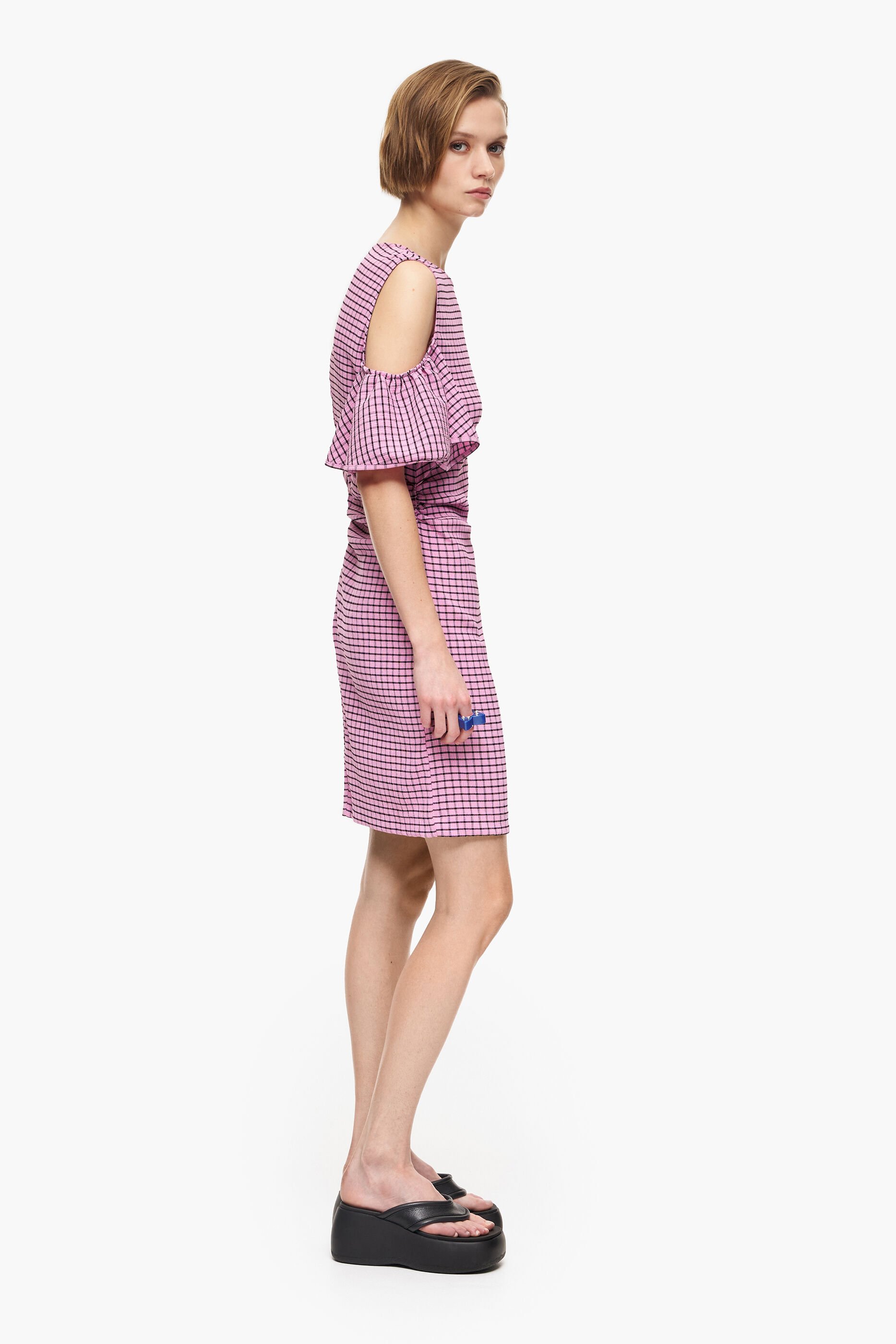 Vestido curto justo xadrez rosa