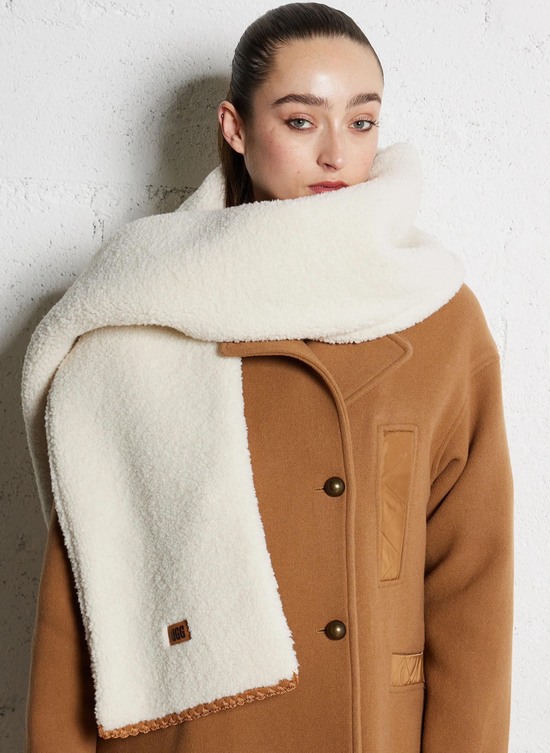 UGGFLUFF SCALLOPED - Echarpe en sherpa | Blanc