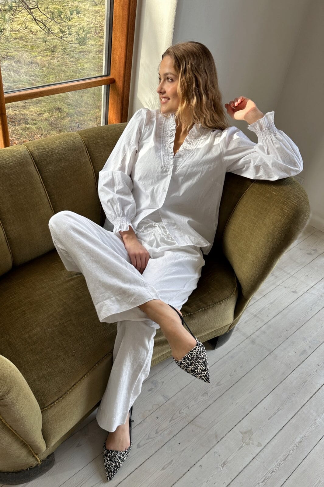 Neo Noir Sonar Linen Pants white