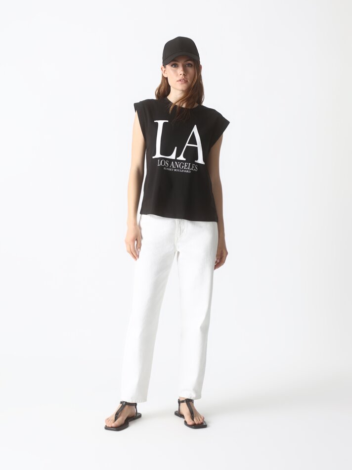 Blusa sem mangas com estampa - Preta