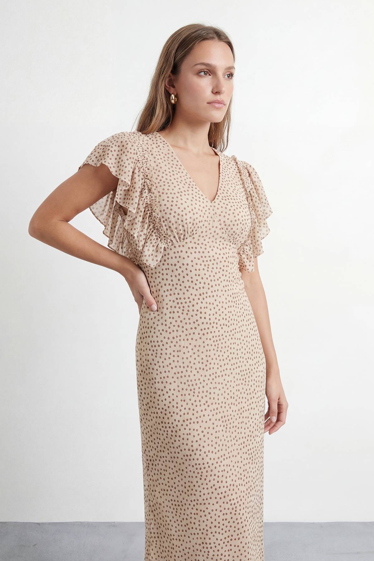 Warehouse Robe Maxi Col V Manches À Volants Imprimé Petits Pois Petite Taille