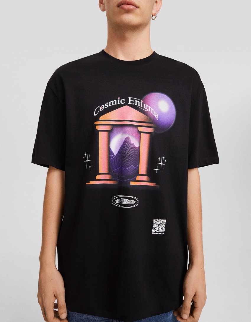 Camiseta Bershka Wearable Art com estampa e modelagem quadrada