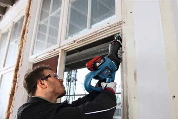 Bosch BAJONETSAV GSA 18V-32 SOLO CASE S1130CF - SOLO