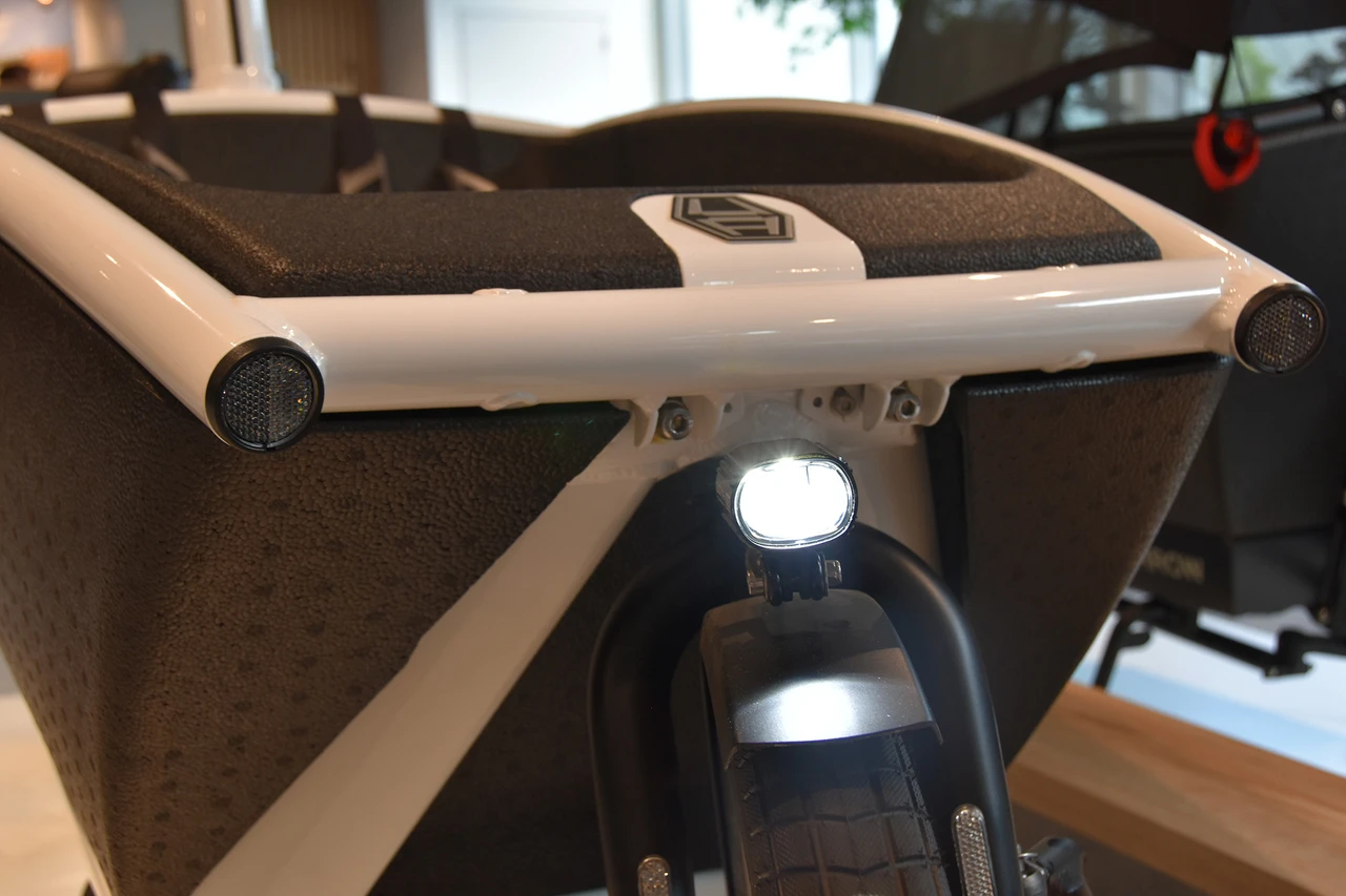 Urban Arrow Family Active Plus Connected 2025