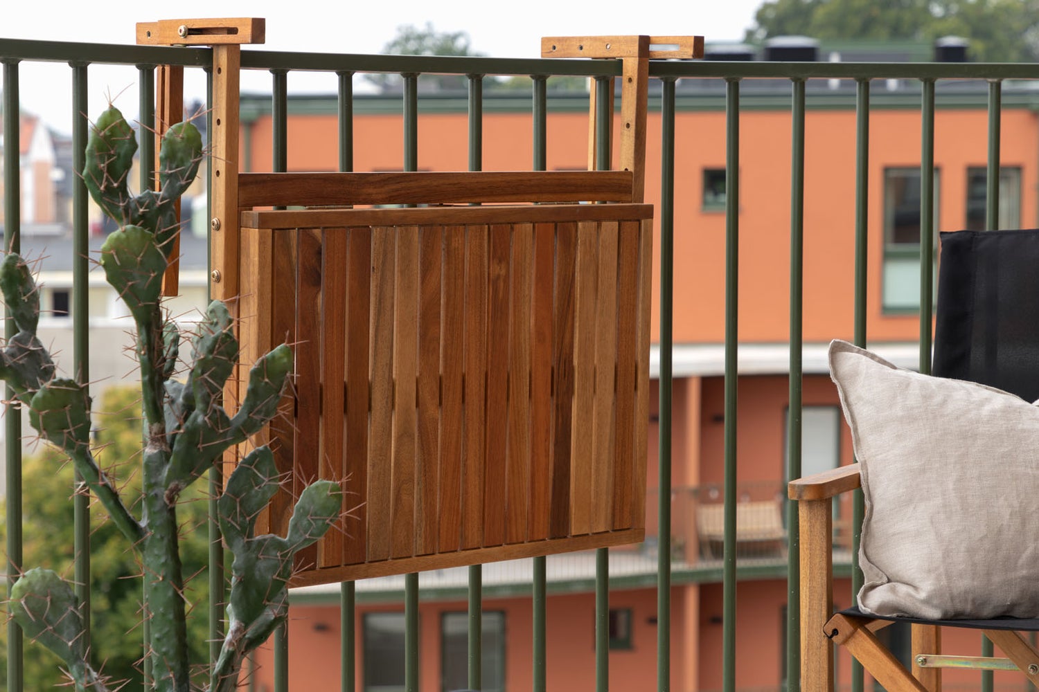 Marion tuintafel voor balkon, natuurlijke afwerking. 48 x 60 x 45 cm