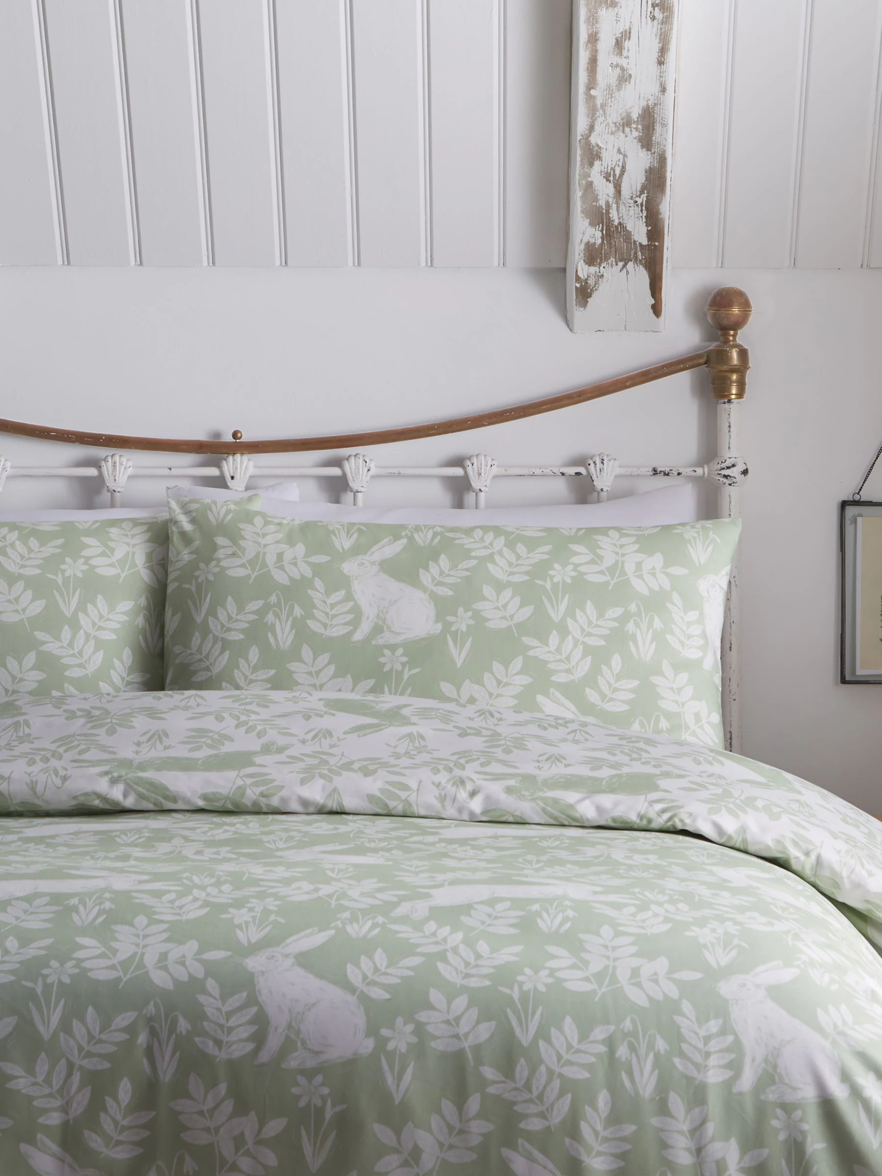 Dreams & Drapes Spring Rabbits Reversible Duvet Cover Set