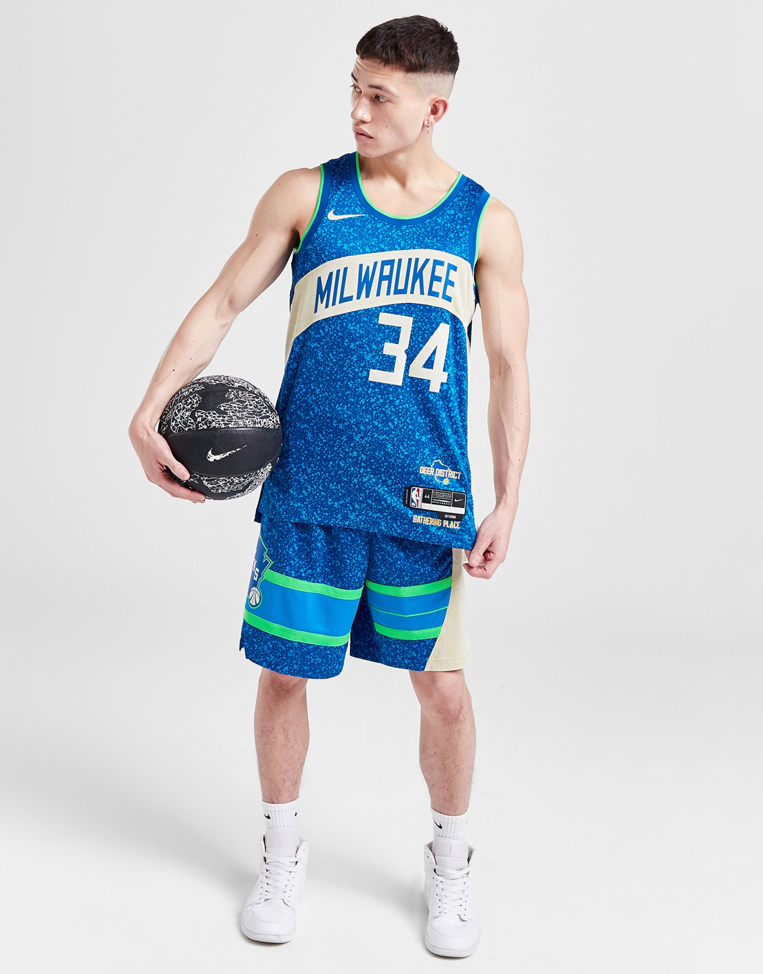 Nike NBA Milwaukee Bucks 23/24 Antetokounmpo #34 Jersey
