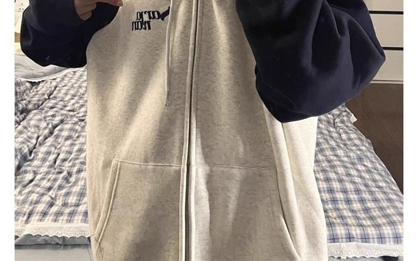 Dreamkura - Raglan hoodie met letters en rits