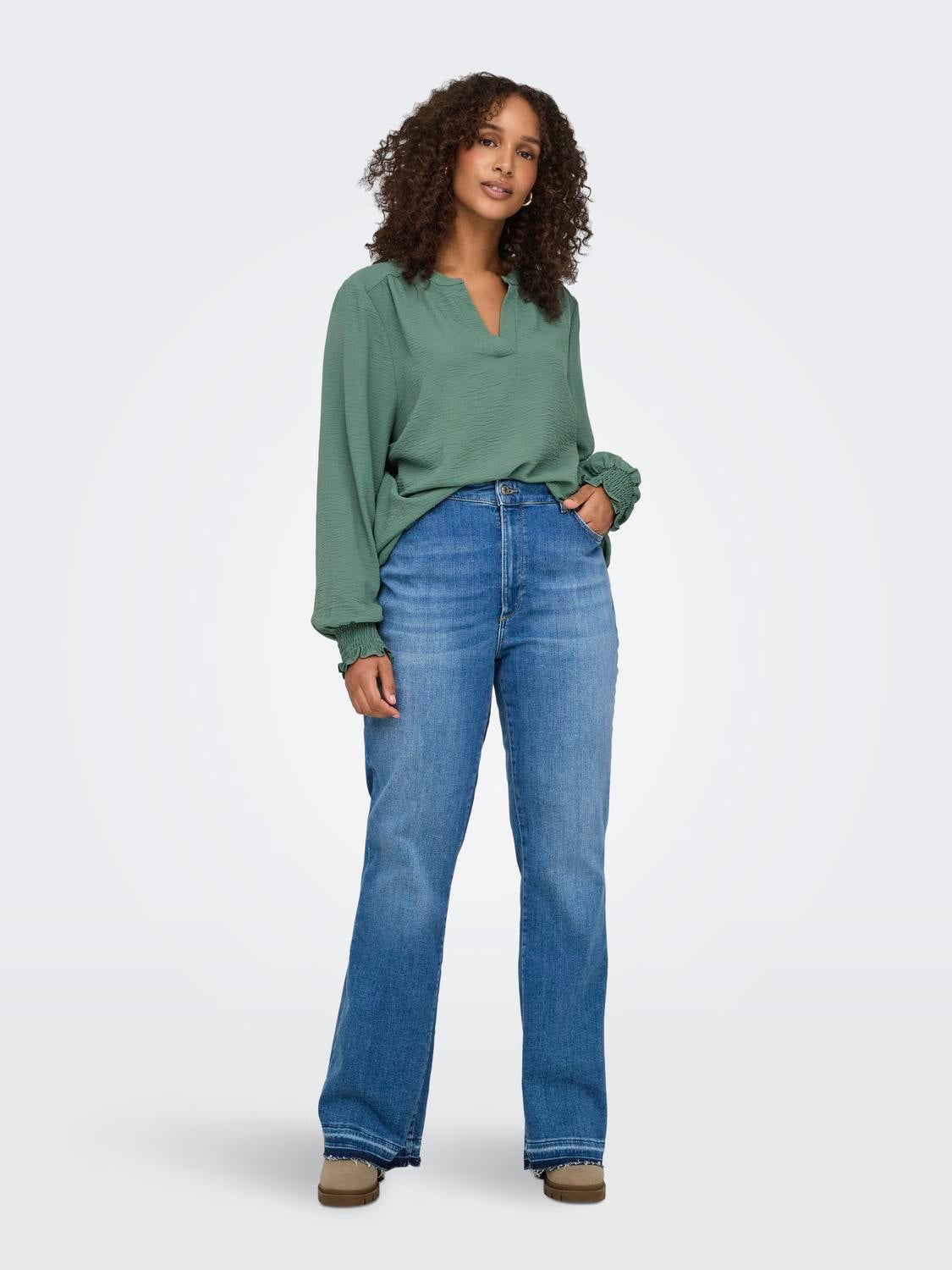 CARMETTA Top Laurel Wreath