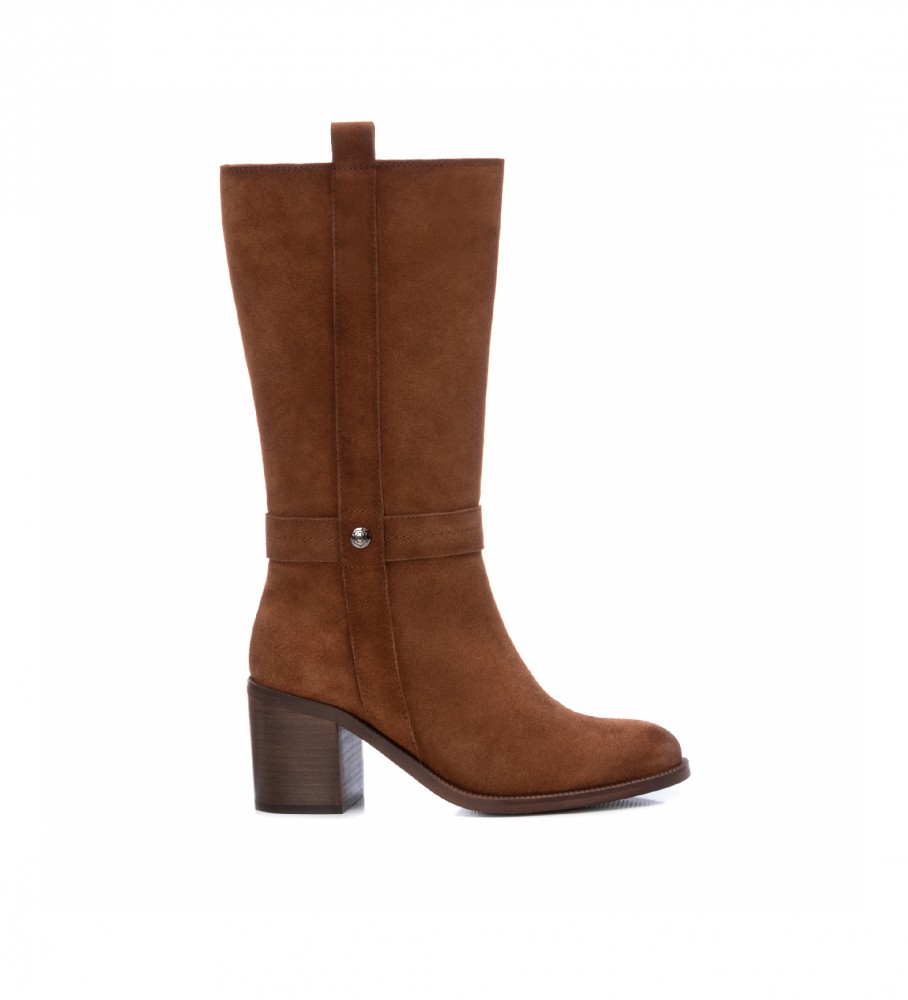 Botas Carmela em couro marrom, modelo 160061 - Altura do salto: 7 cm -