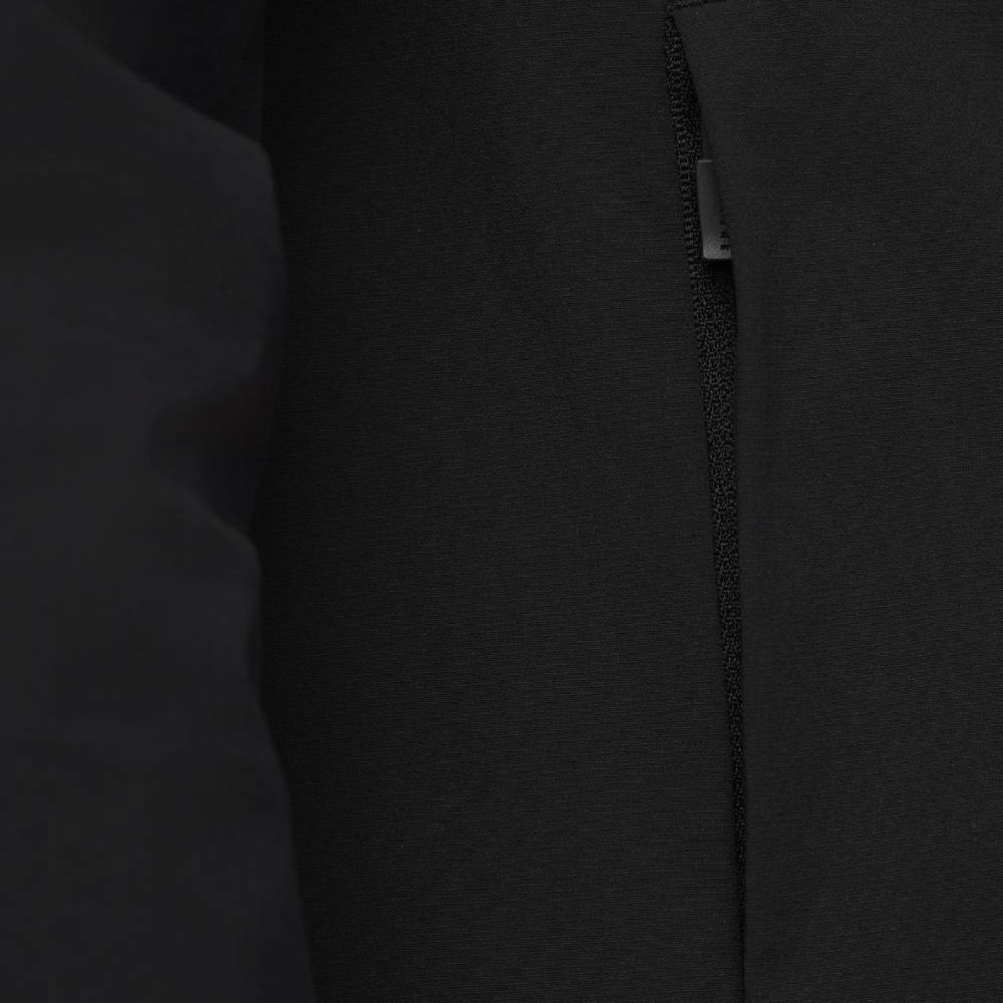 Castore Windbreaker Jack Zwart Donkergrijs