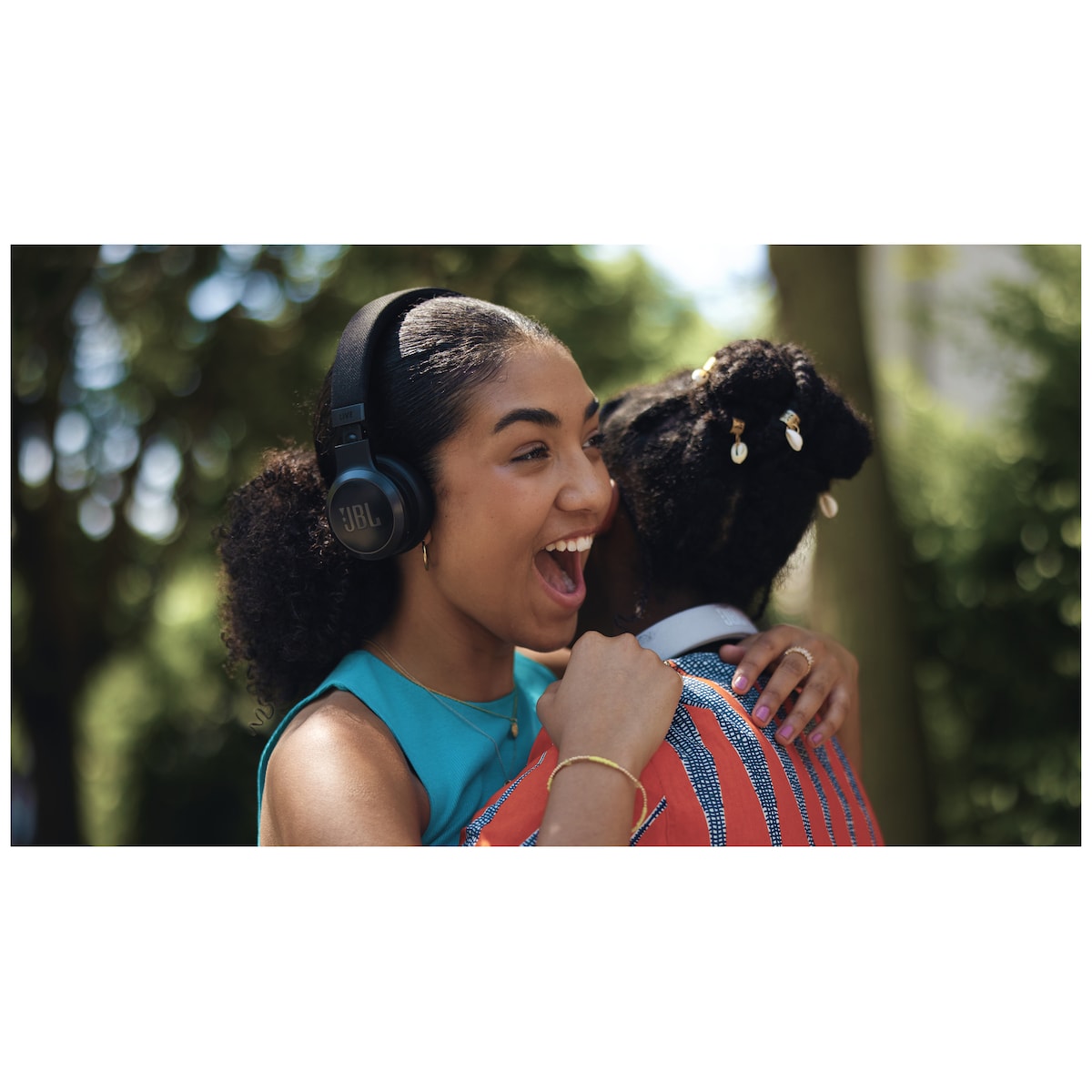 JBL Live 670NC trådløse on-ear hodetelefoner (sort)