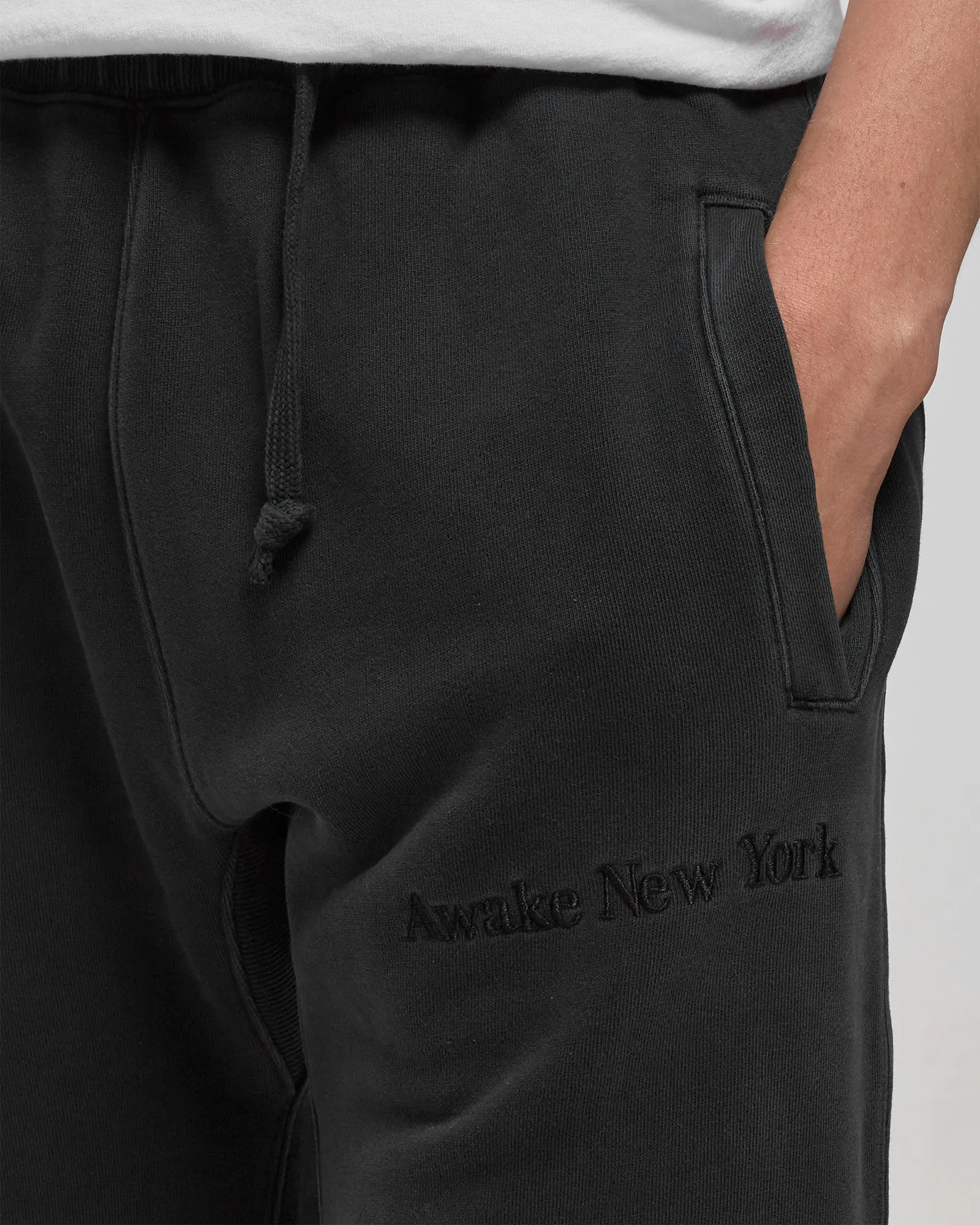 Awake EMBROIDERED LOGO OPEN END SWEATPANT