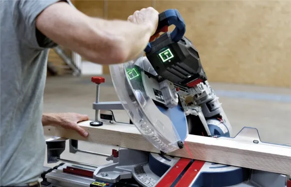 Bosch GCM 18V-305 GDC Professional - Skydekomponent-geringsav - ledningfri - 305 mm - 2 batterier - 18 V