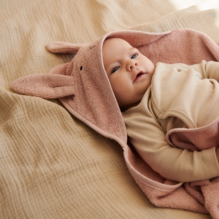 LIEWOOD - Albert Babyhandtuch mit Kapuze, Polarbär, sandy