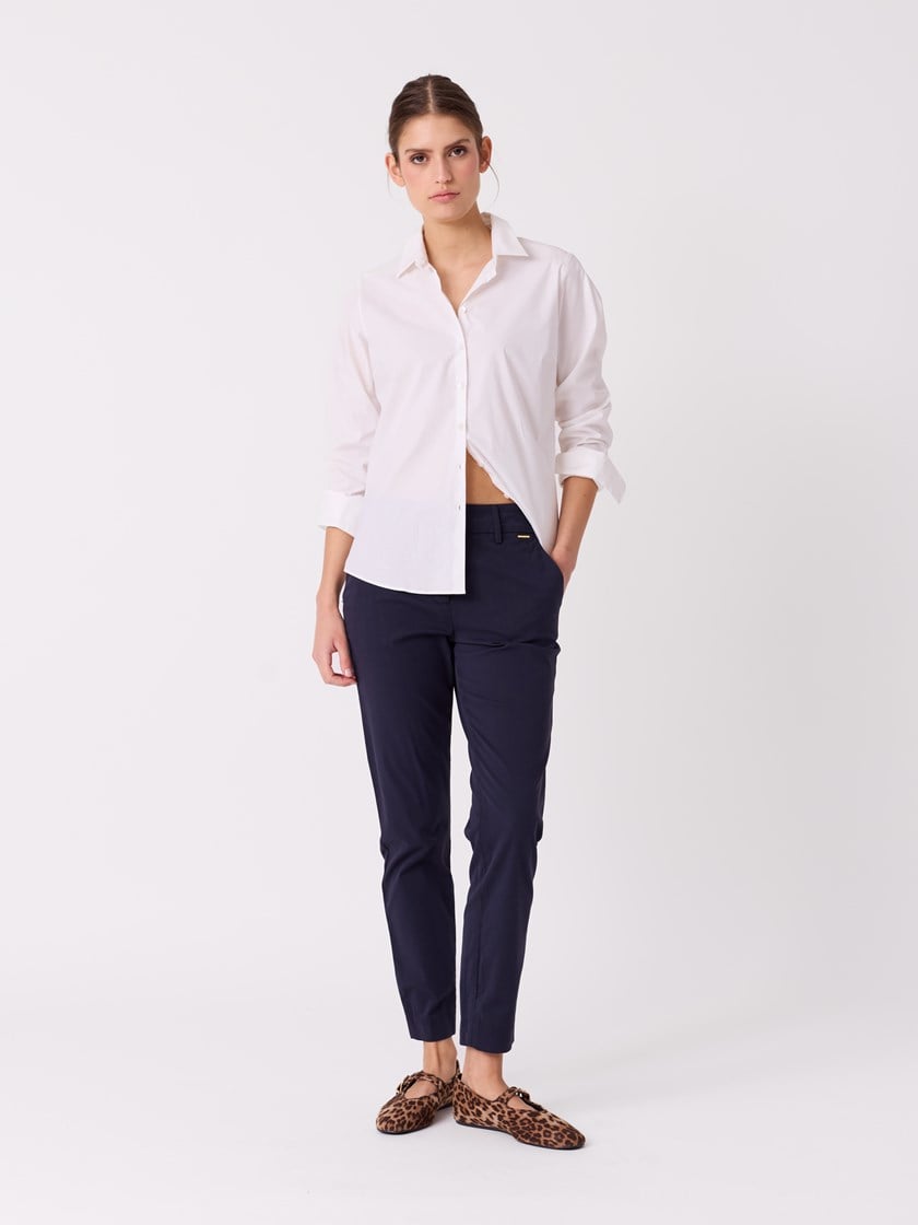 Caroline chino Sky Captain