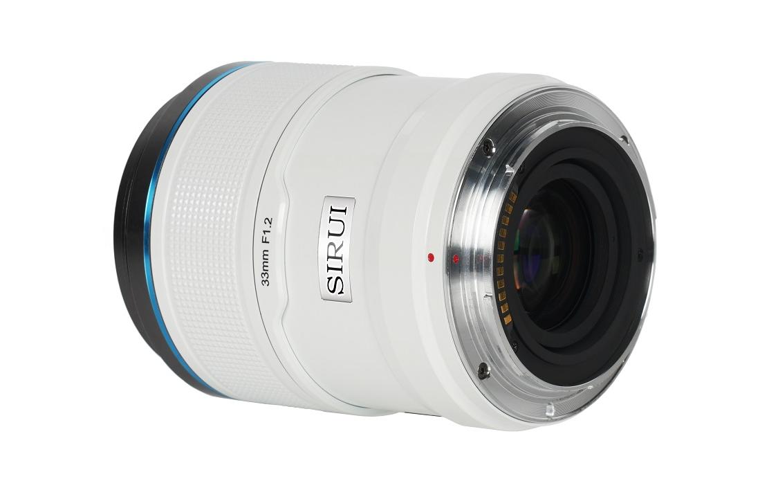Festbrennweite Sniper 23, 33, 56mm F/1.2 Weiss Sony E<br>Das 3-Objektiv-Set aus der Sniper-Serie mit Autofokus in Weiss