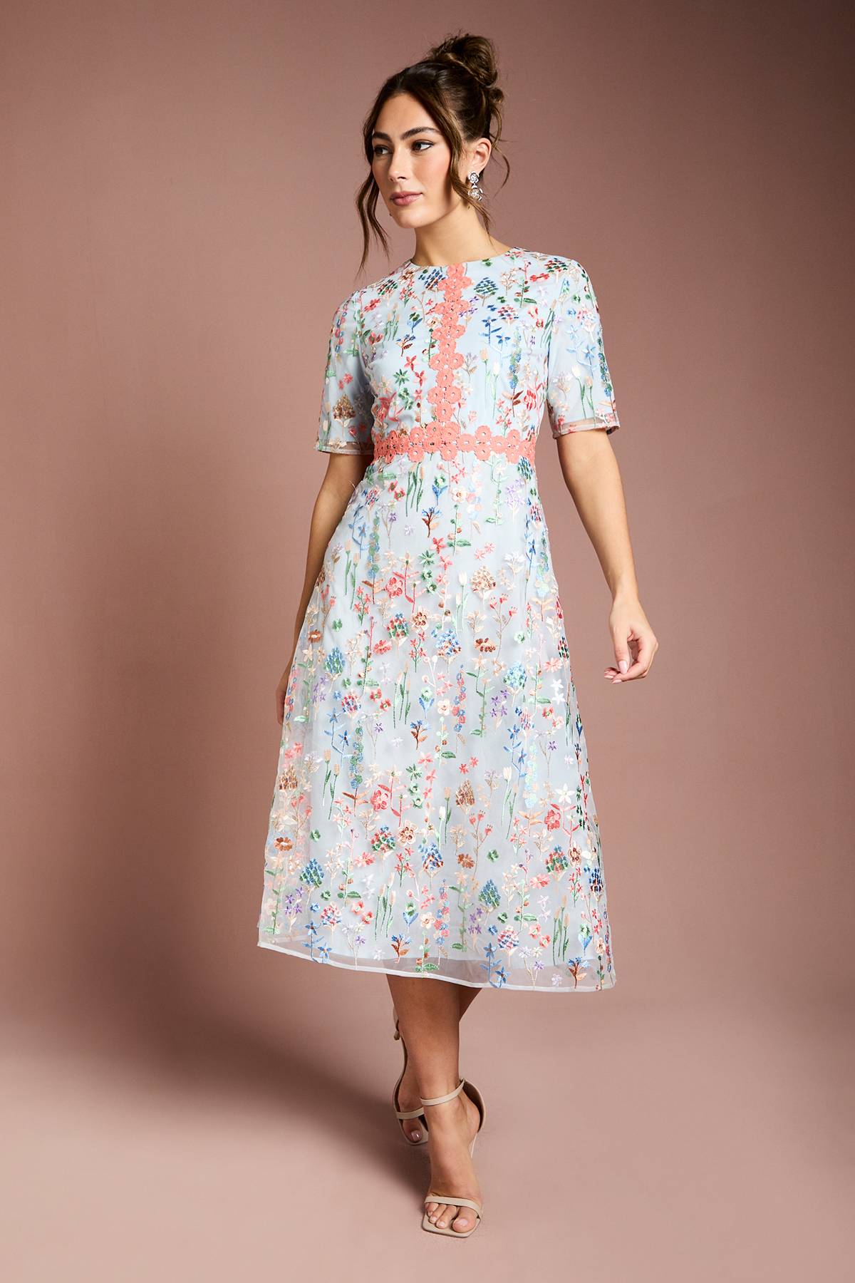 Coast Robe Mi-Longue Brodée Florale Avec Dentelle Appliquée