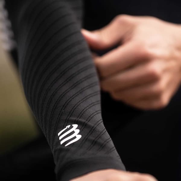 Manchon de compression COMPRESSPORT ARMFORCE ULTRALIGHT BLACK