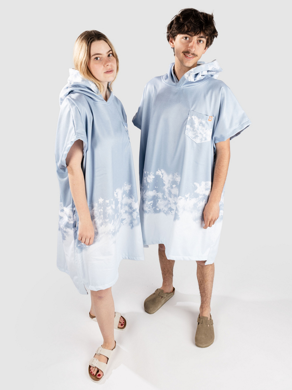 After Gradient Surf Poncho bleached blue