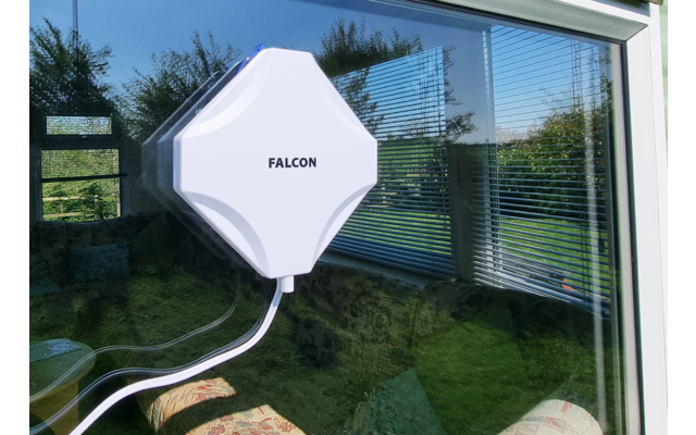 Falcon EVO 5G Flex LTE Dachantenne und Fensterantenne mit mobilem WLAN Router