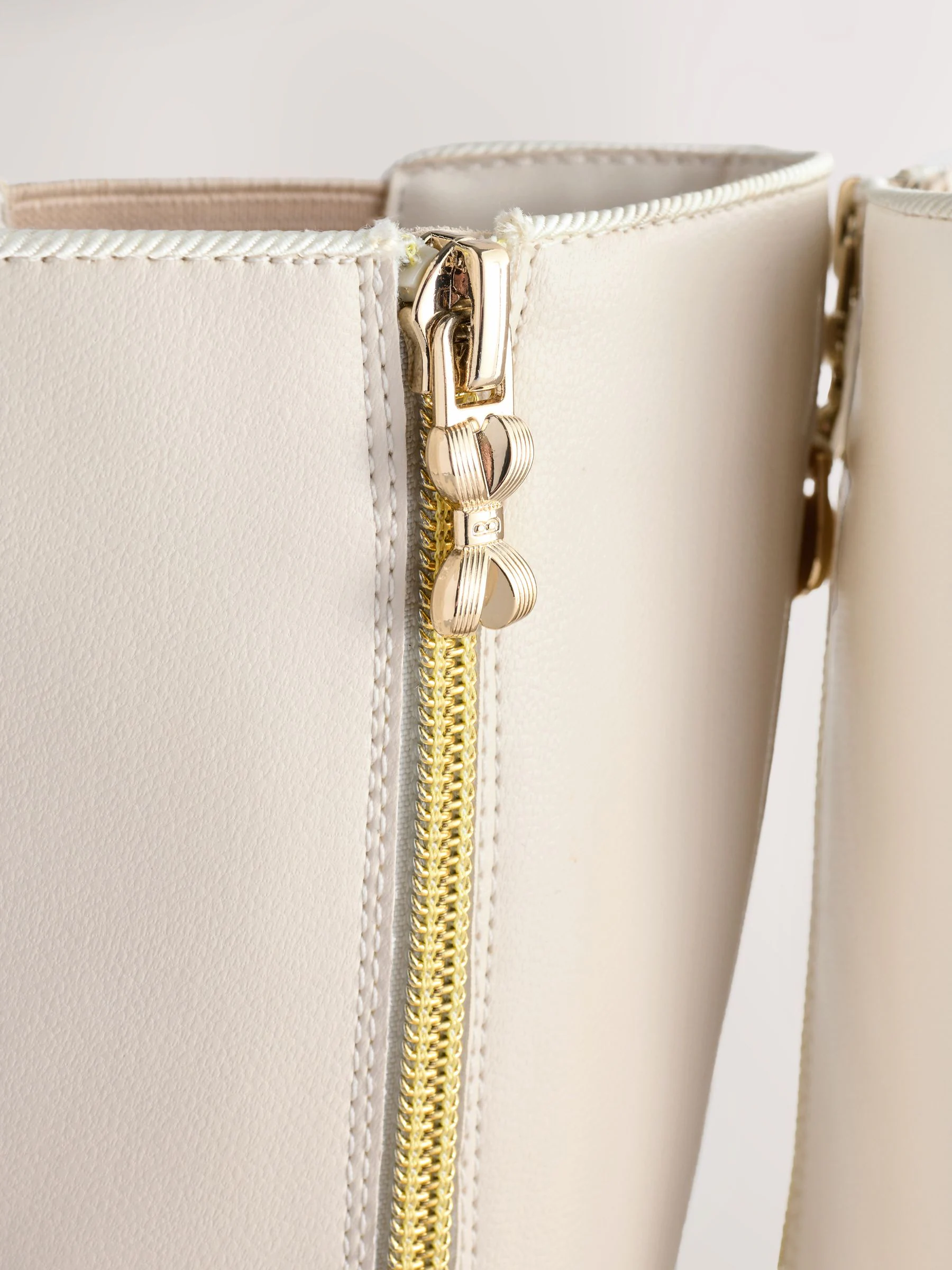 Gebroken wit - Baker by Ted Baker meisjes hoge kniehoge laarzen met strikbedel