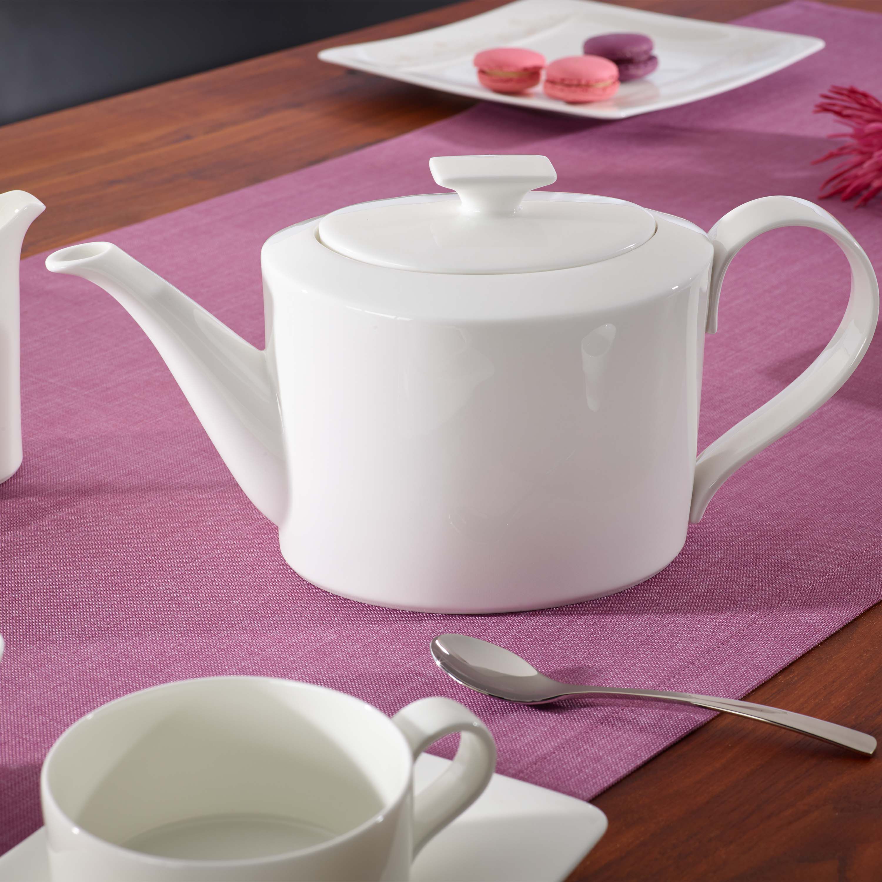 Modern Grace Creamer White, 5.8 oz, Premium Bone Porcelain