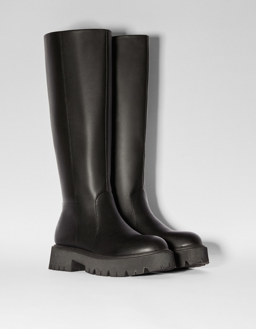Botas básicas sem salto