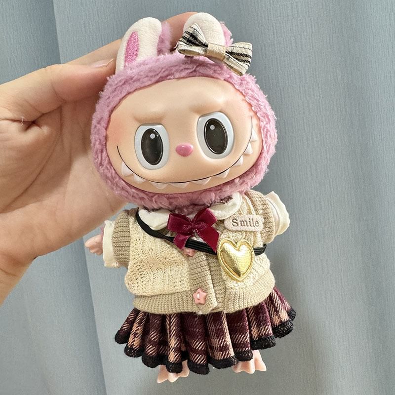 Masoom - Set: Schooluniform Top + Rok + Vest + Hartvormige Poppenkleertjes - 17cm
