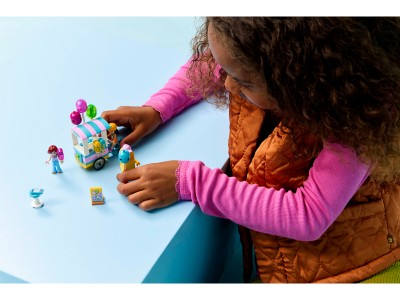 LEGO IJsjes- en ballonnenkraam (42692)