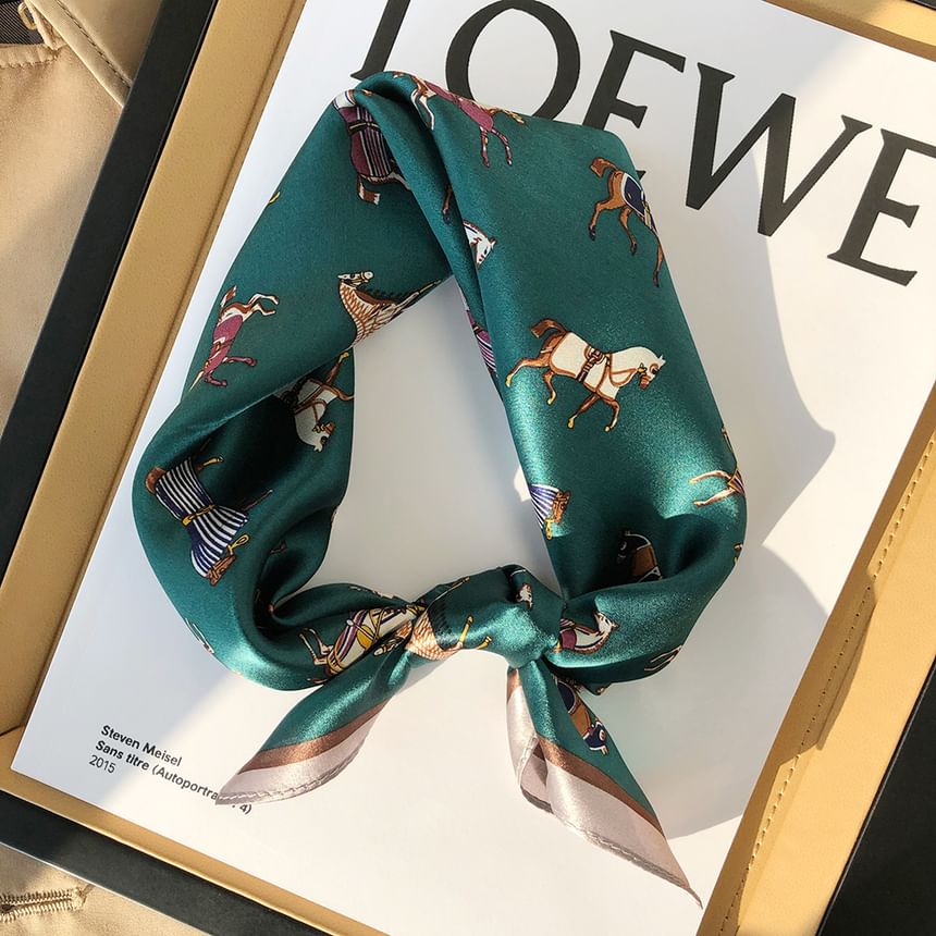 Frior - Vierkante sjaal met paardenprint