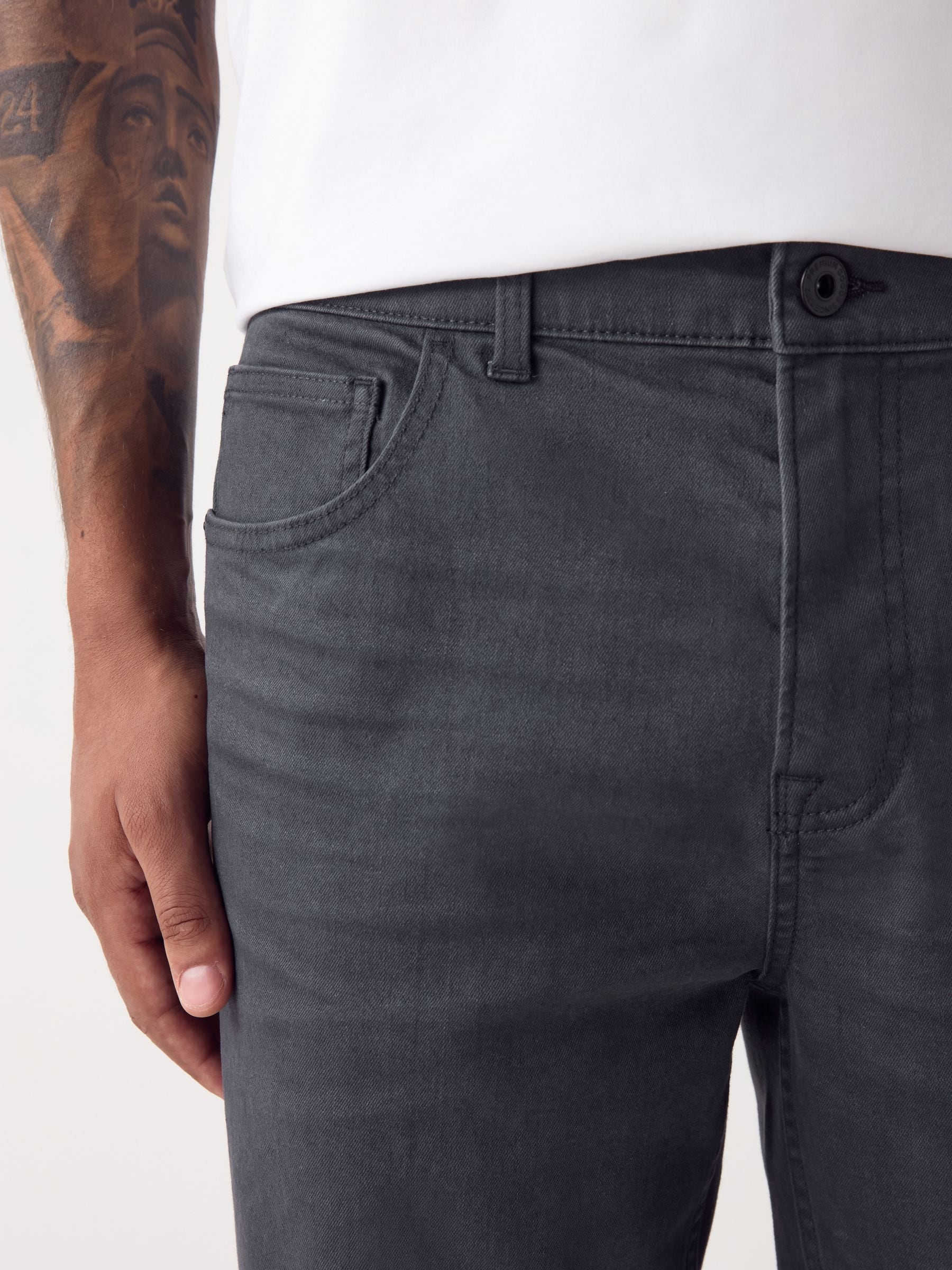 Antracietgrijs - Klassieke stretchjeans met standaard taps toelopende pasvorm