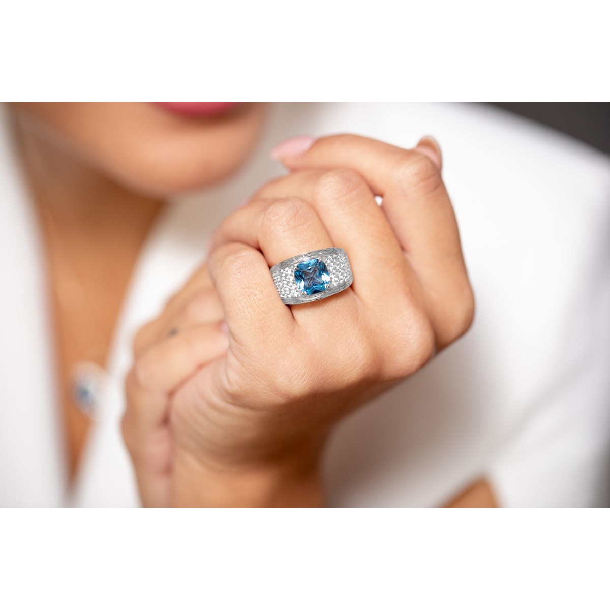 Bague MARGARET en Argent avec pierre synthétique bleu topaze