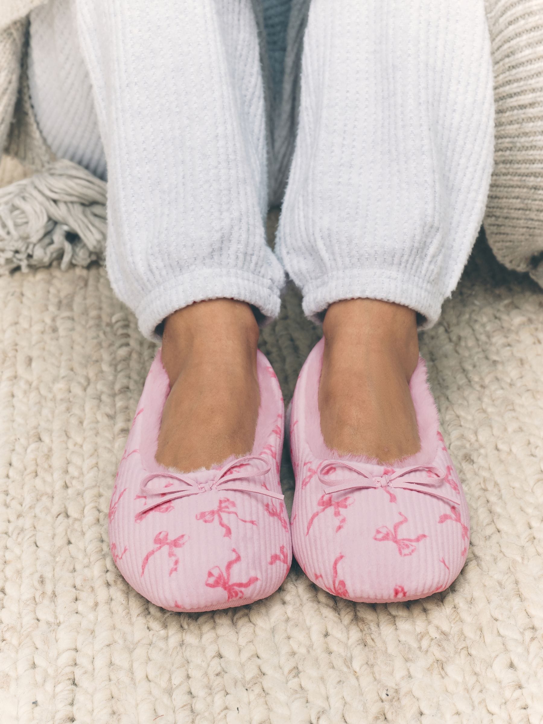 Roze met strik - Ballerinapantoffels van ribfluweel