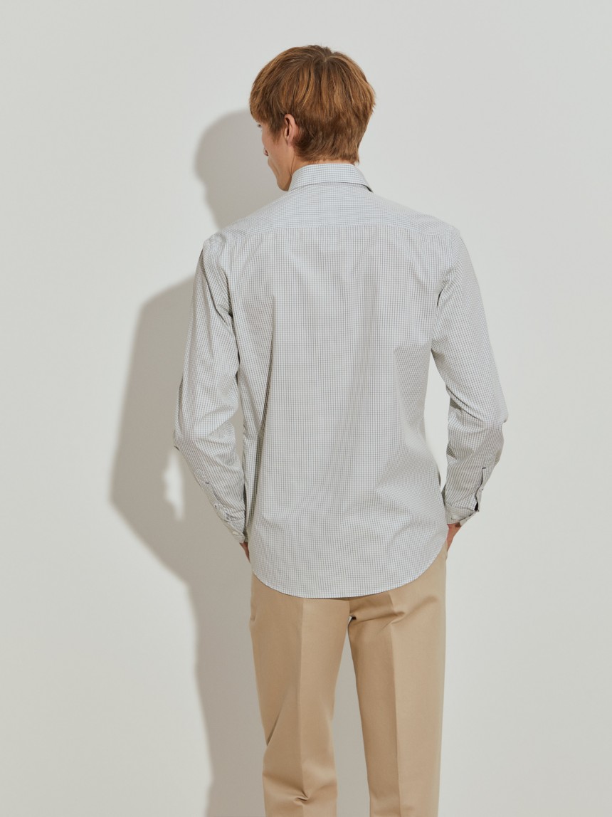 Camisa slim fit aos quadrados