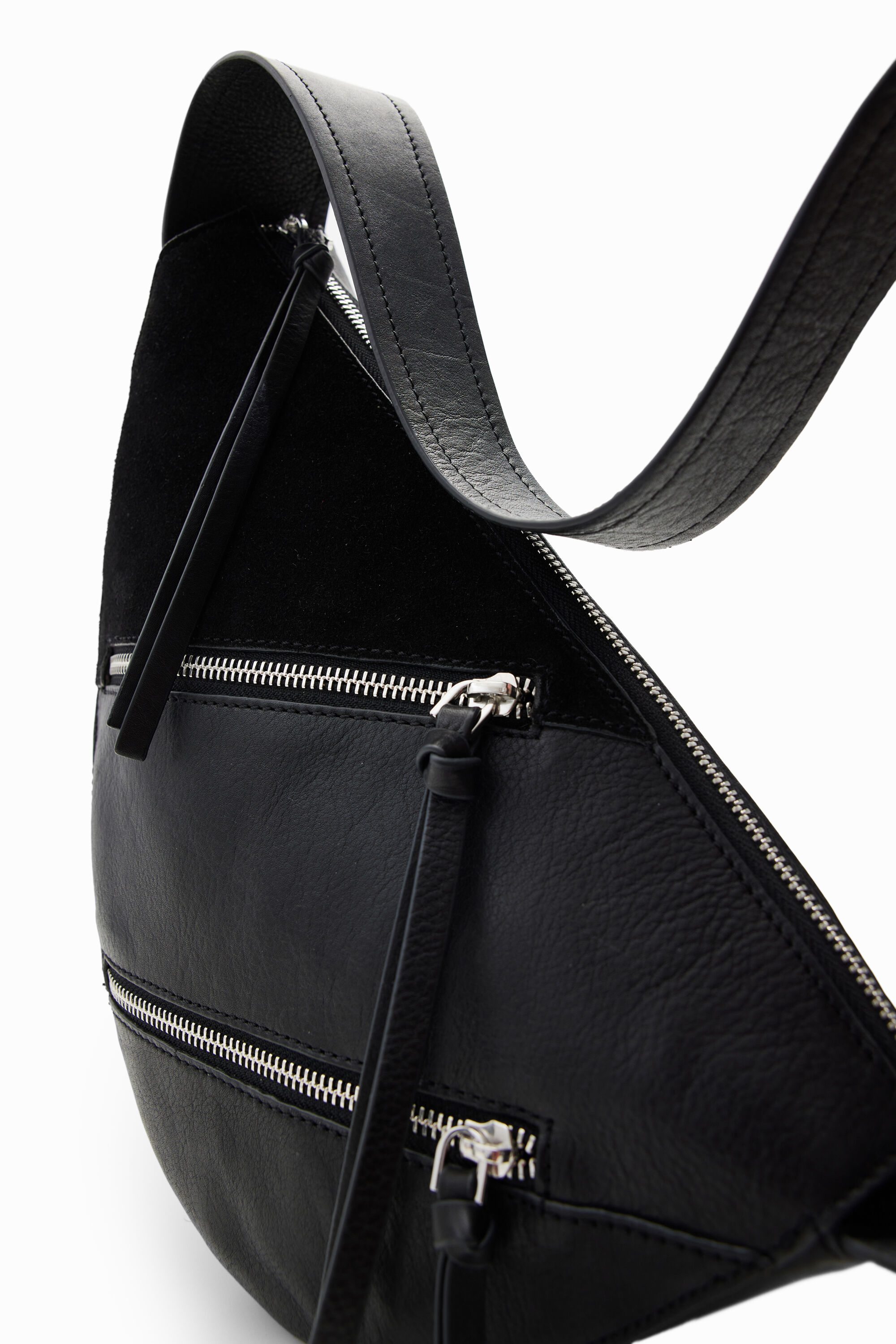 Bolsa média de couro com zíperes