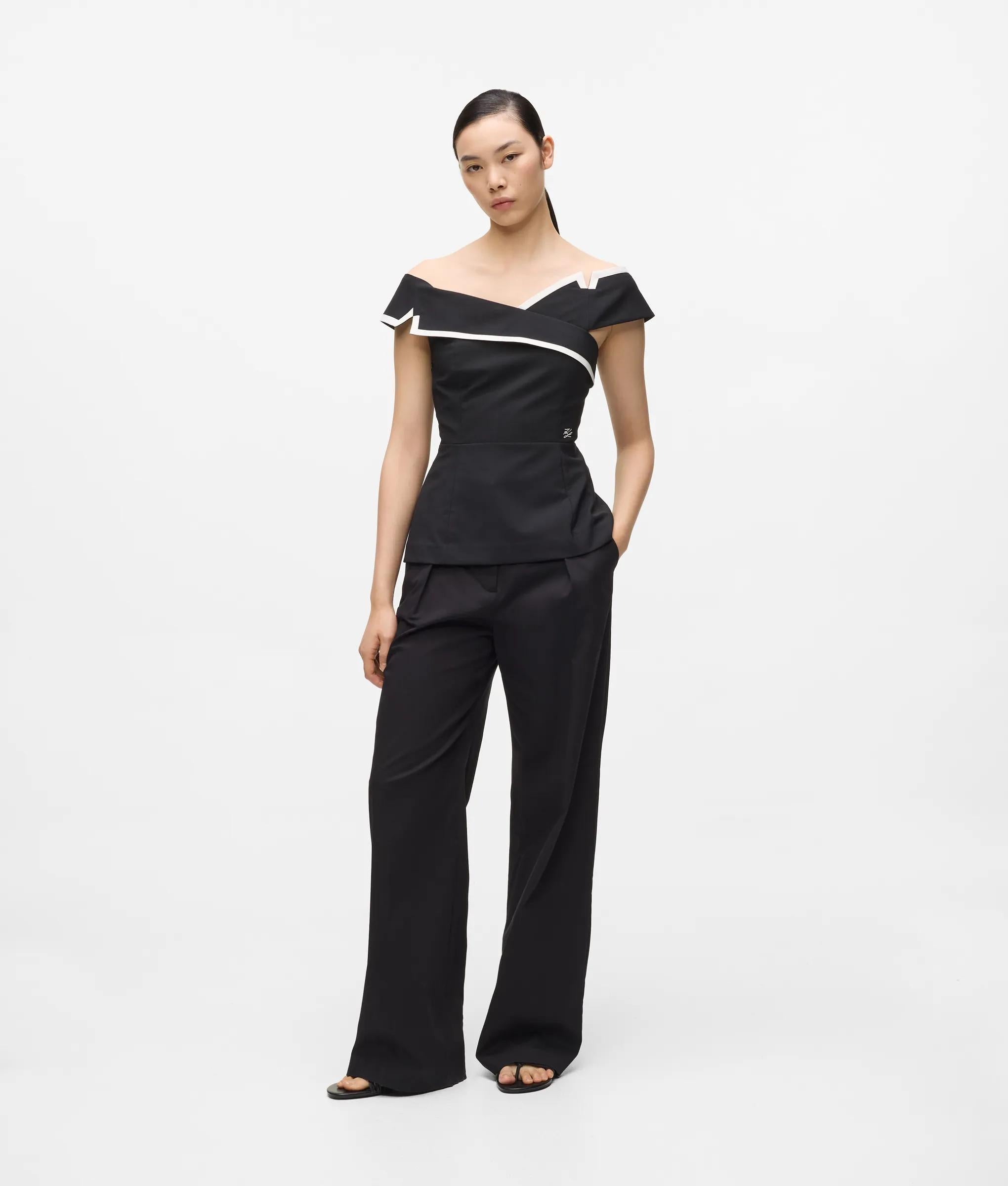 Getailleerde off-shoulder top