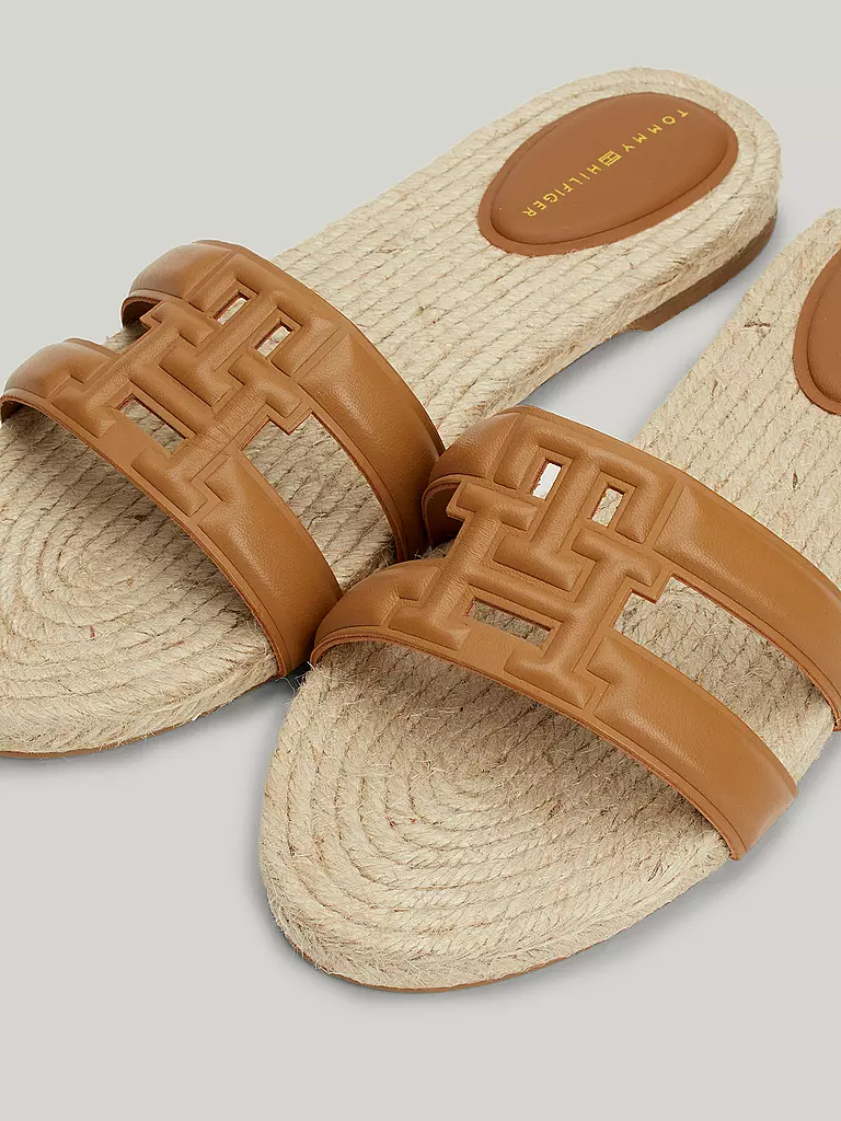 TOMMY HILFIGER Sandalen  braun