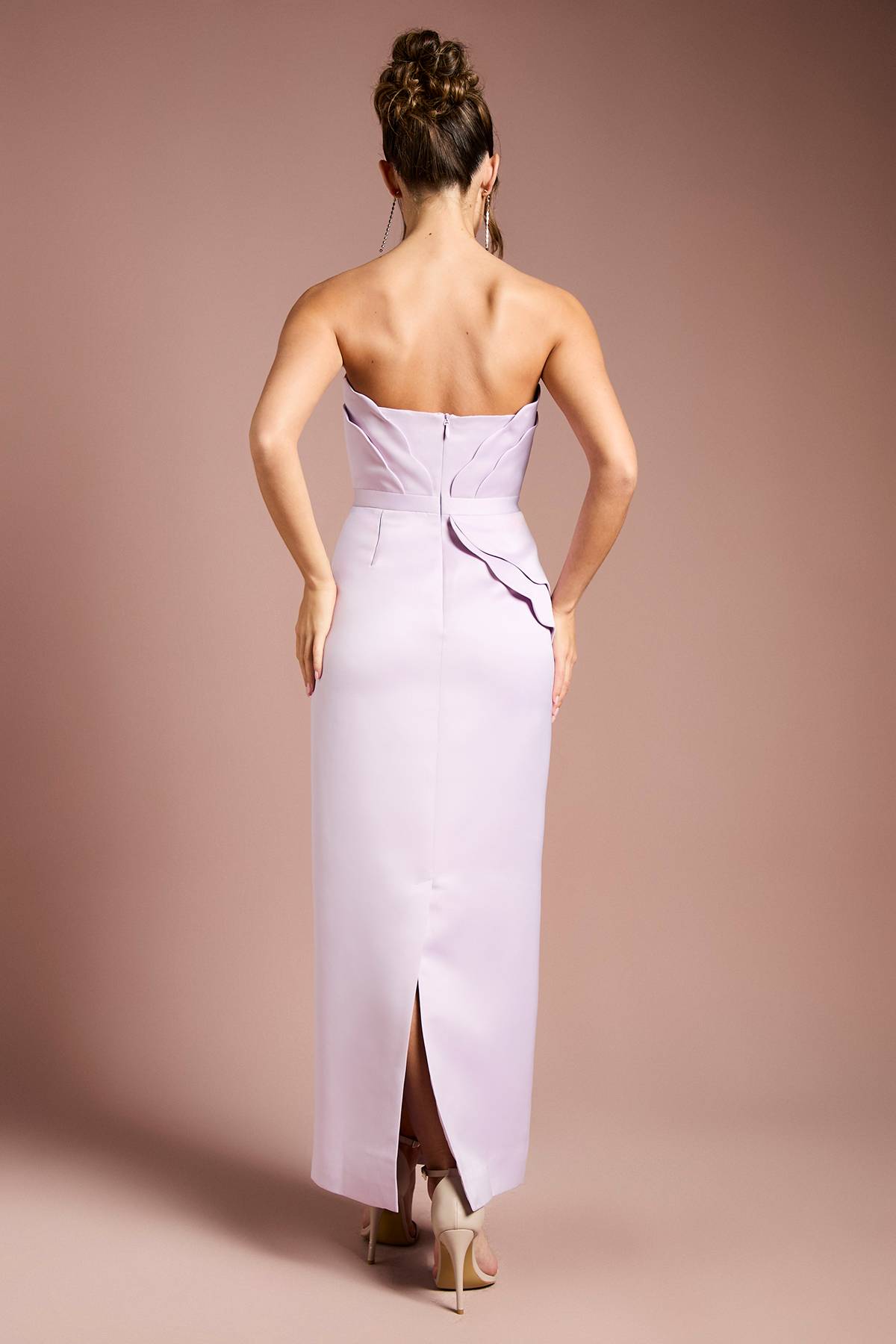 Coast Robe Longue Bustier Structurée en Satin avec Détails Festonnés