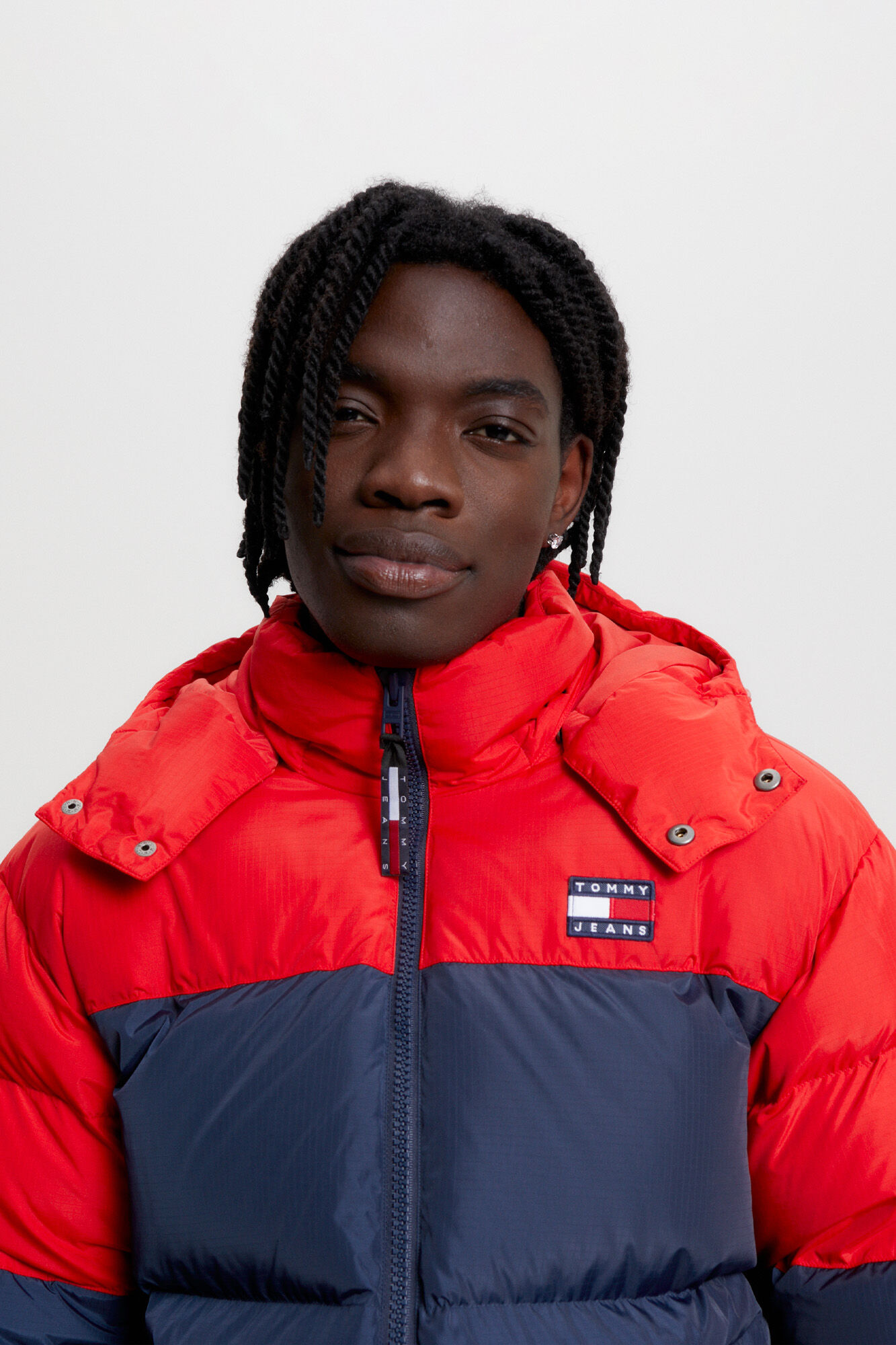 Jaqueta masculina Alaska Tommy Jeans com enchimento de plumas.